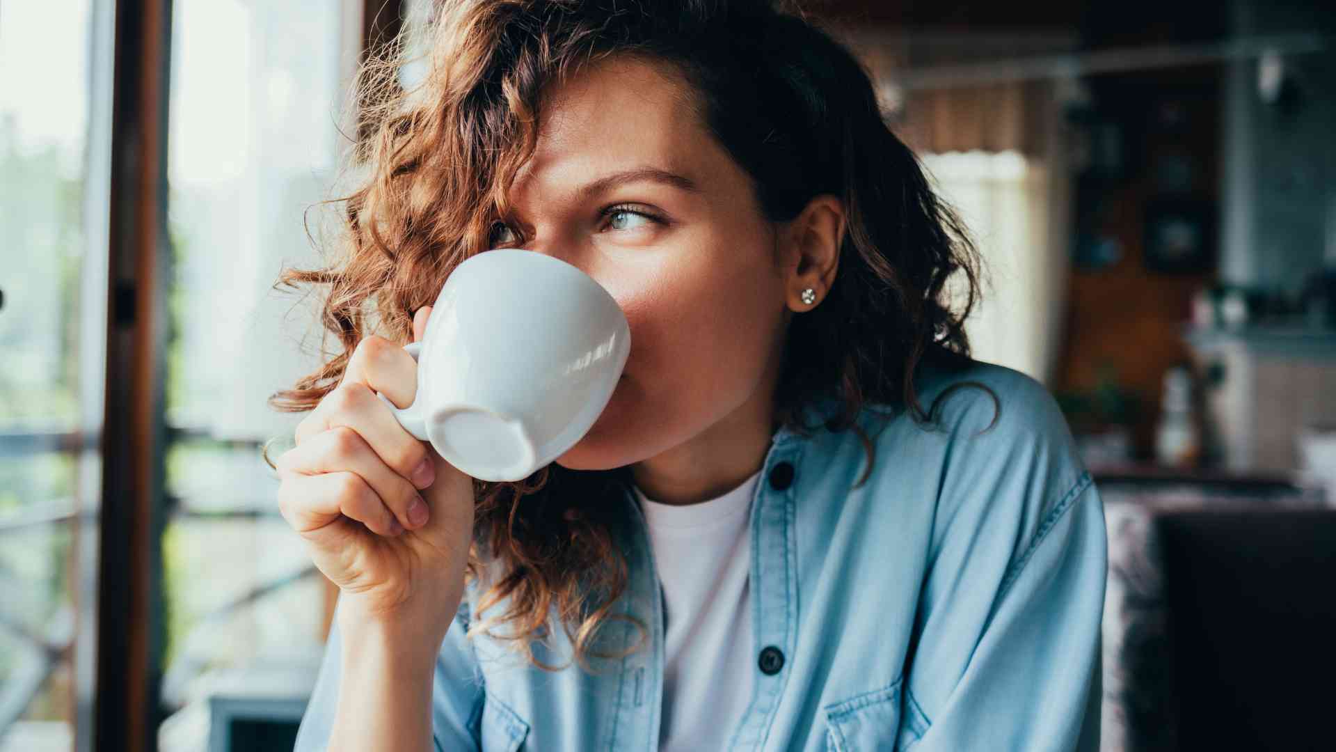 can drinking coffee cause hair loss