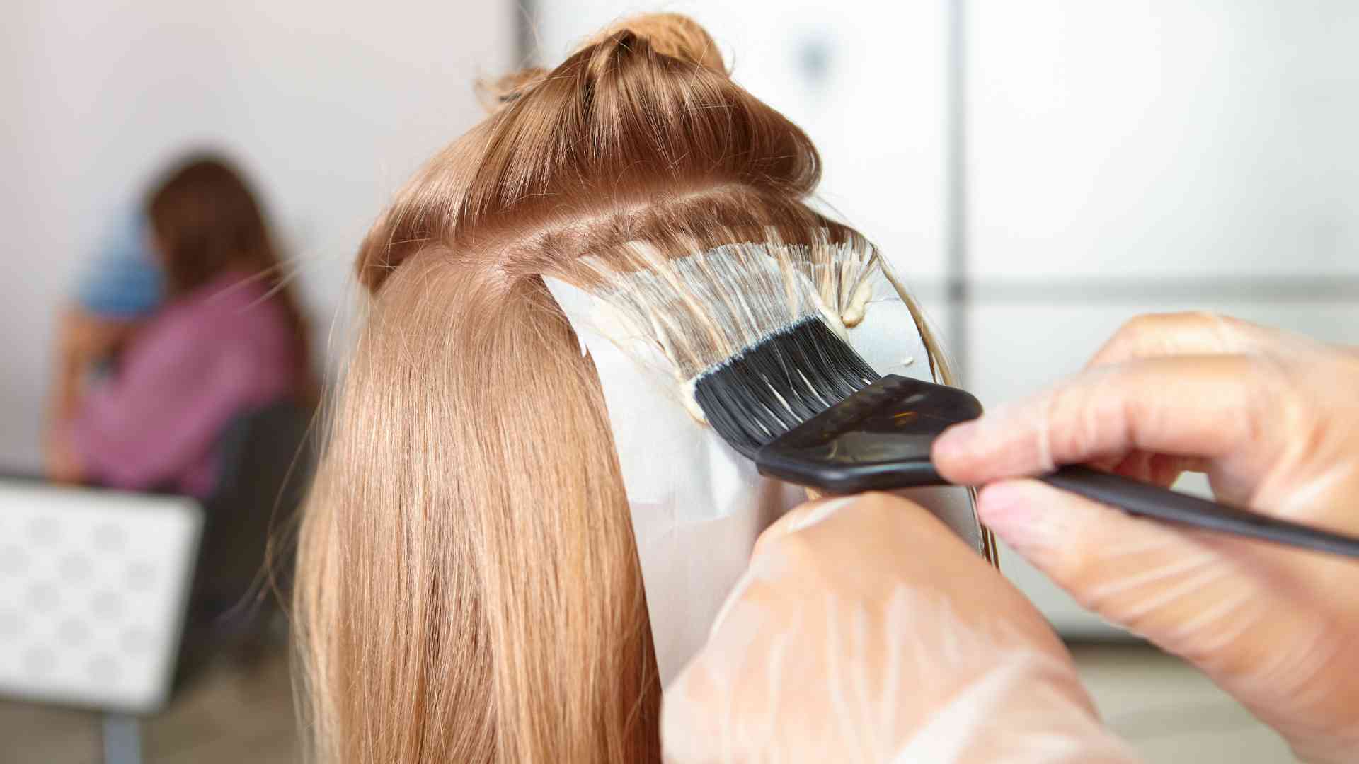 does hair coloring cause hair loss