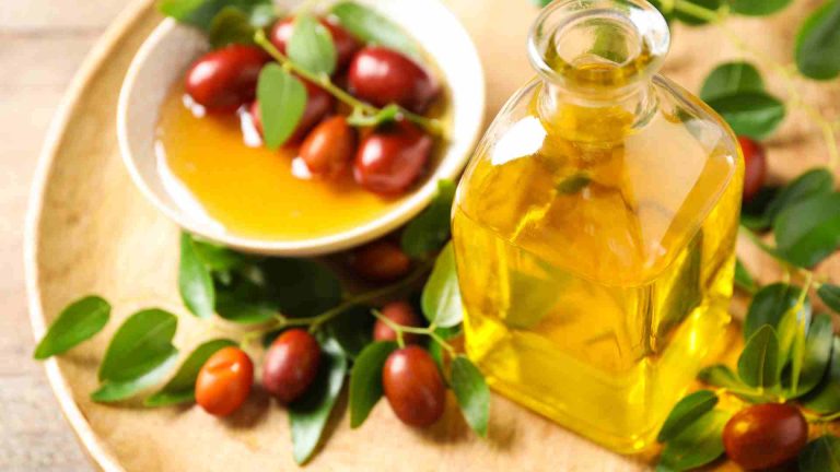 Jojoba Oil Natural Treatment for Hair Loss Female